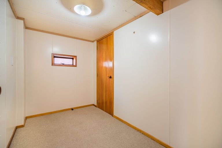 Photo of property in 35 Pioneer Crescent, Helensburgh, Dunedin, 9010