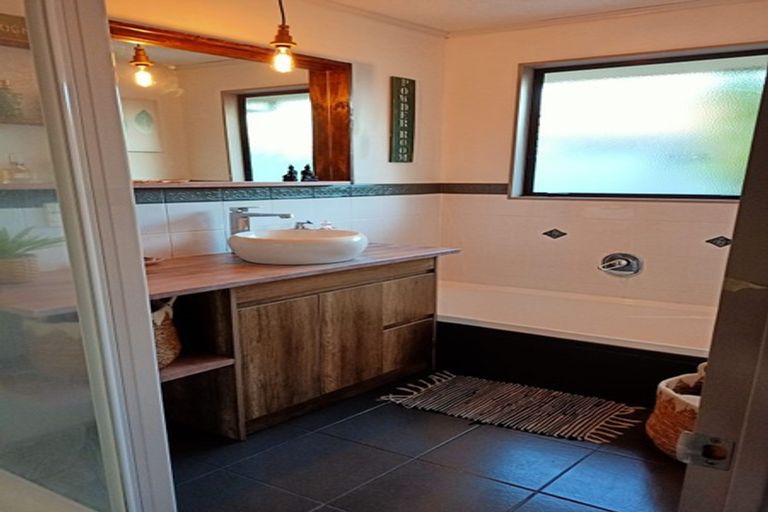 Photo of property in 42 Katerini Grove, Papamoa Beach, Papamoa, 3118