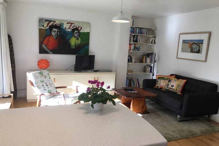 Photo of property in 3/7 Seacliffe Avenue, Belmont, Auckland, 0622