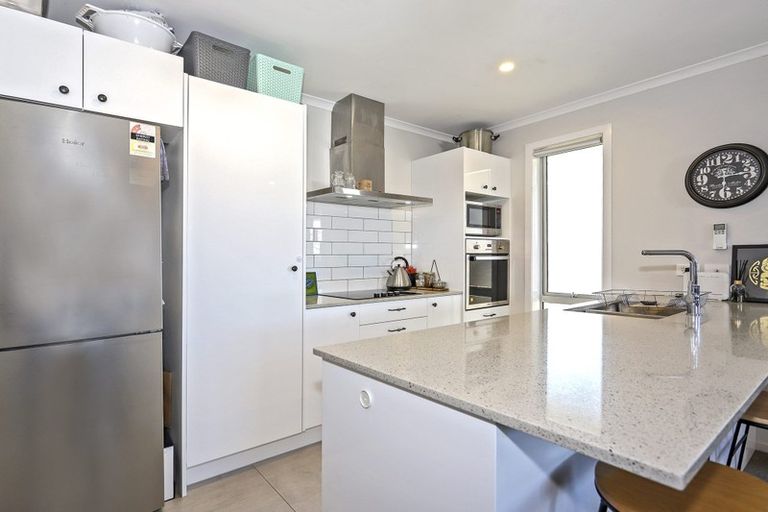 Photo of property in 17 Richardson Road, Omokoroa, 3114