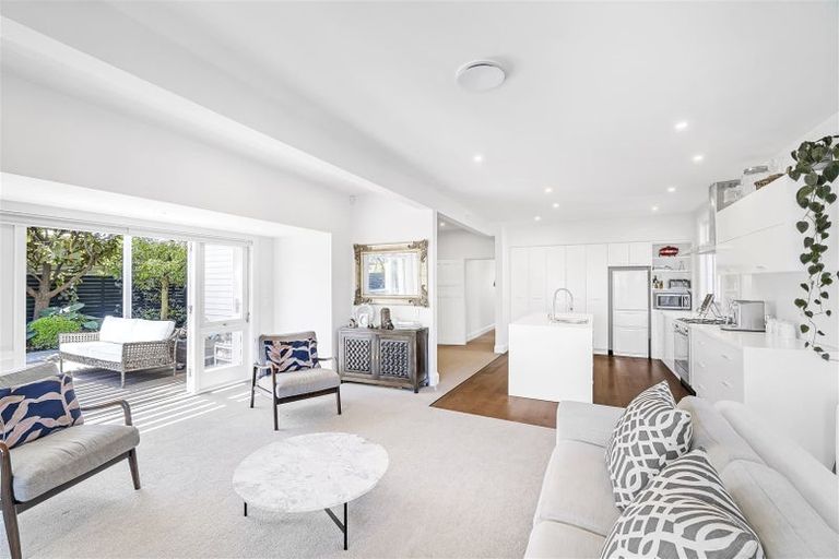 Photo of property in 49 Hartley Avenue, Strowan, Christchurch, 8052