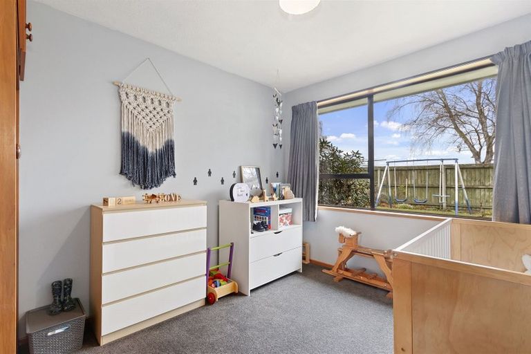 Photo of property in 31 Solomon Avenue, Redwood, Christchurch, 8051