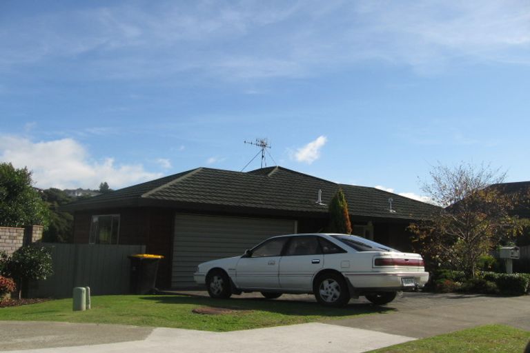 Photo of property in 38 Sailmaker Close, Whitby, Porirua, 5024