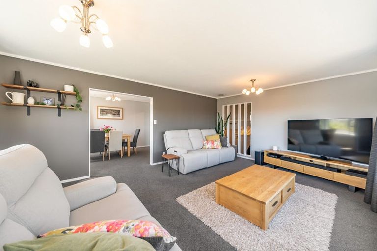 Photo of property in 7 James Cook Drive, Whitby, Porirua, 5024