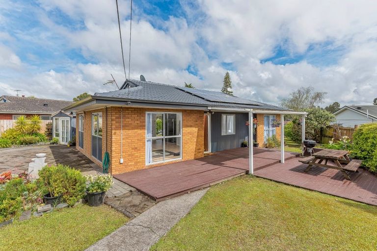 Photo of property in 140 Colwill Road, Massey, Auckland, 0614