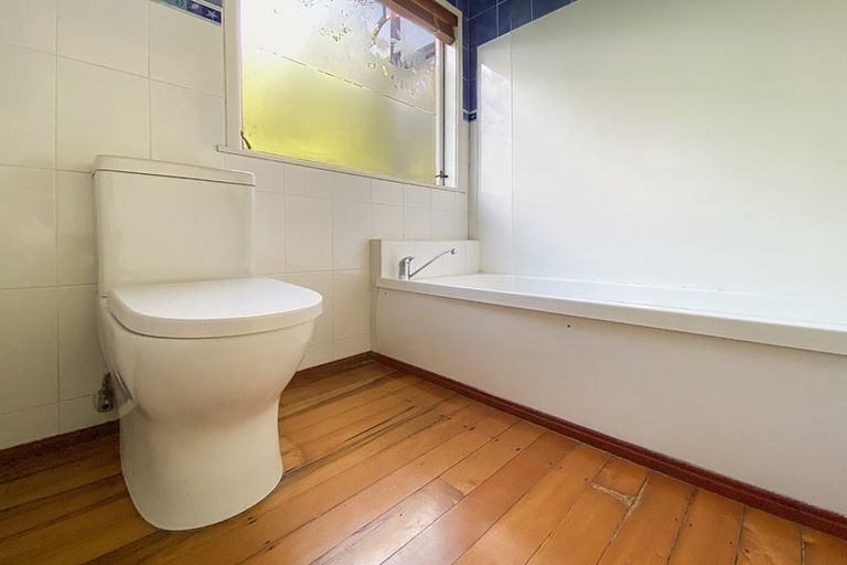 Photo of property in 221 Titirangi Road, Titirangi, Auckland, 0604