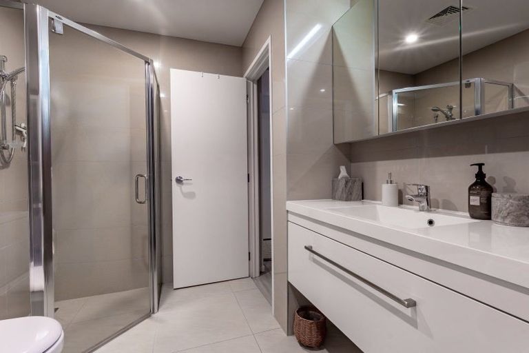 Photo of property in 2/19 Victoria Road, Mount Maunganui, 3116