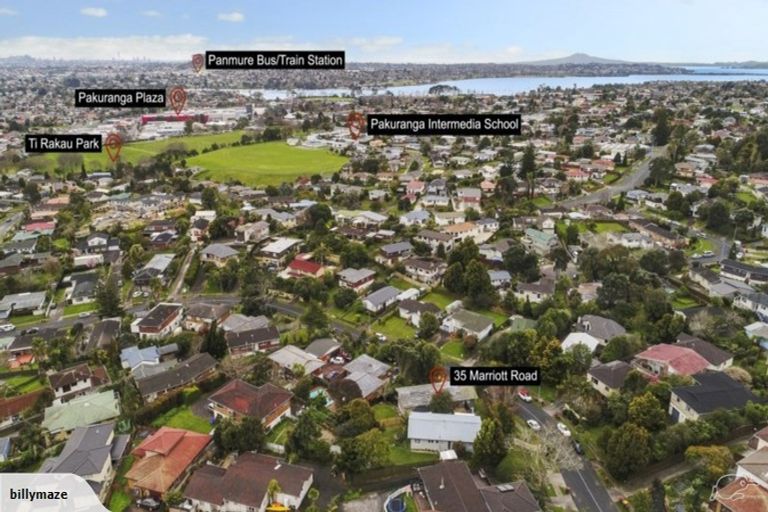Photo of property in 35 Marriott Road, Pakuranga, Auckland, 2010