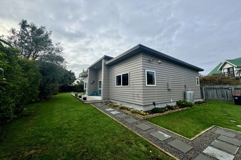 Photo of property in 77 Dublin Street, Martinborough, 5711