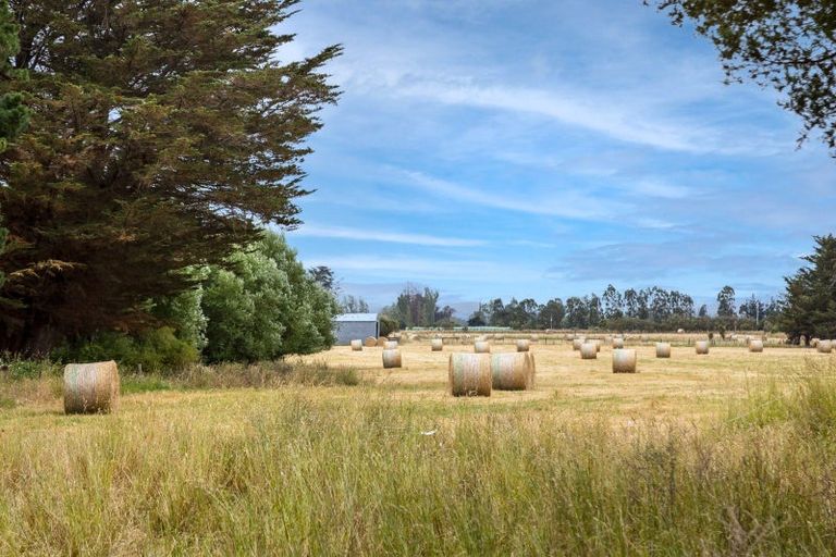 Photo of property in 77 Taumata Island Road, Taumata Island, Carterton, 5792