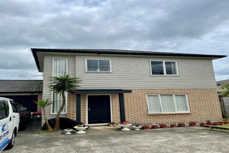 Photo of property in 13 Brashier Circle, Sunnyvale, Auckland, 0612