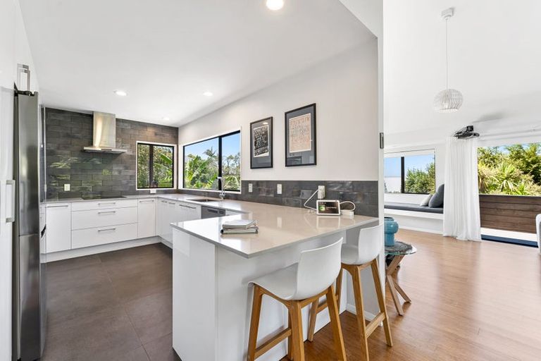 Photo of property in 6 Whale Cove, Stanmore Bay, Whangaparaoa, 0932