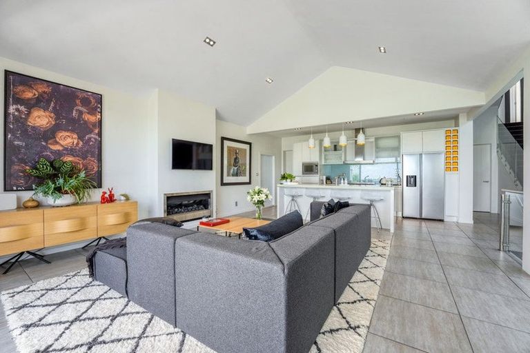 Photo of property in 87 Princes Street, Northcote Point, Auckland, 0627