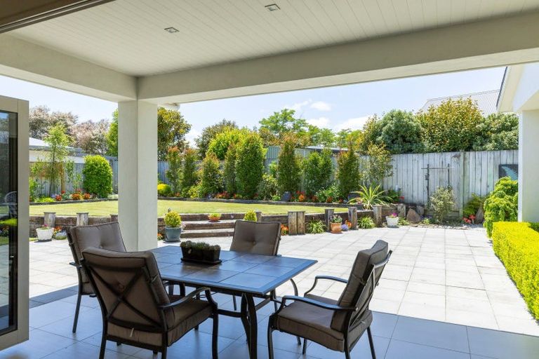 Photo of property in 25 Magnolia Rise, Waipahihi, Taupo, 3330