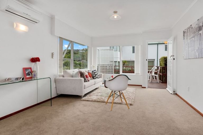 Photo of property in 4/768 Beach Road, Browns Bay, Auckland, 0630