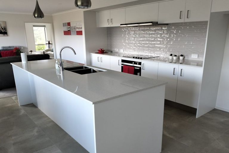 Photo of property in 20 Spinnaker Point, Haruru, 0204