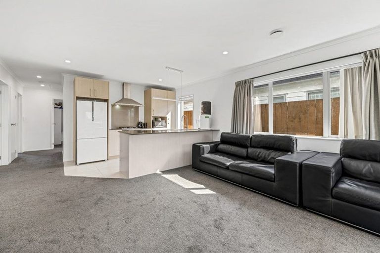Photo of property in 18 Kutukutu Street, Takanini, 2112