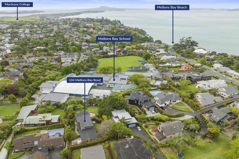 Photo of property in 104 Mellons Bay Road, Mellons Bay, Auckland, 2014
