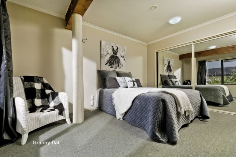 Photo of property in 5 Waipuia Place, Greenhithe, Auckland, 0632