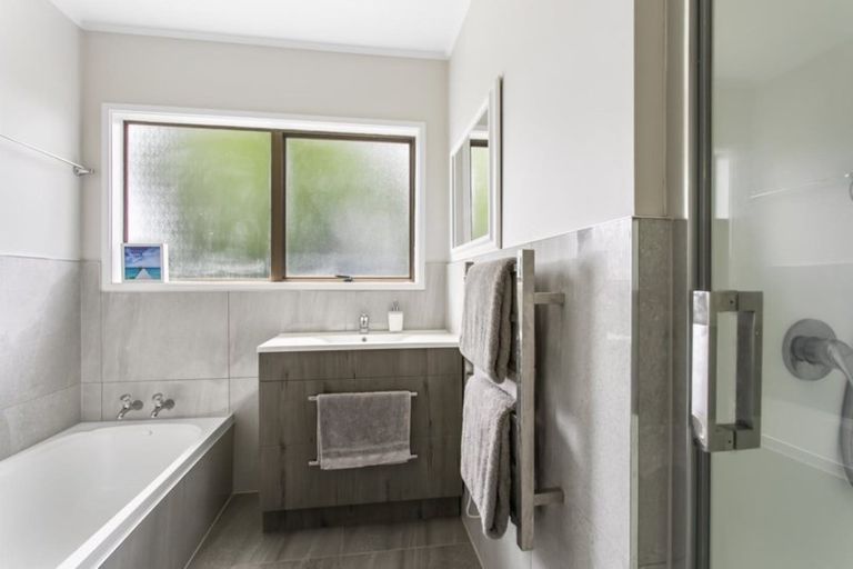 Photo of property in 14 Balloch Street, Randwick Park, Auckland, 2105