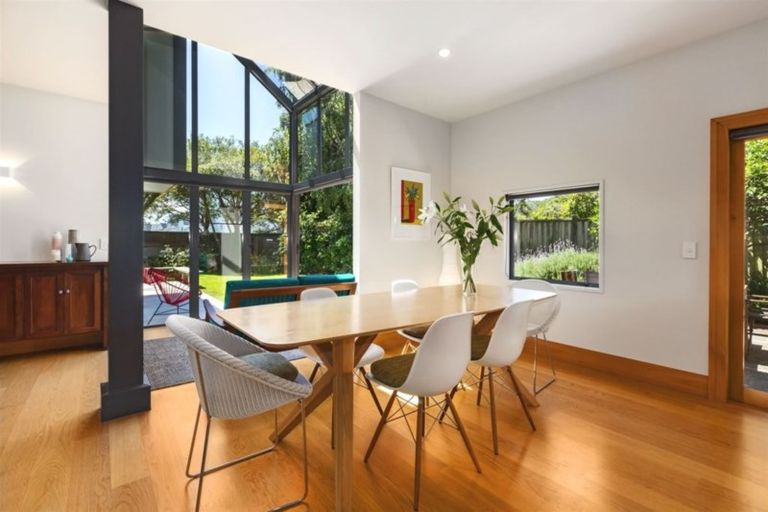 Photo of property in 363 Muritai Road, Eastbourne, Lower Hutt, 5013