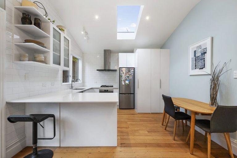 Photo of property in 7 Manley Terrace, Newtown, Wellington, 6021