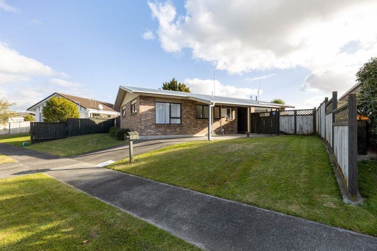 Photo of property in 17 Mercury Street, Milson, Palmerston North, 4414