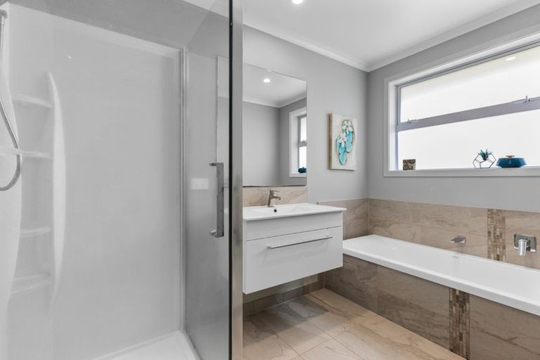 Photo of property in 11 Caldera Close, Pyes Pa, Tauranga, 3112