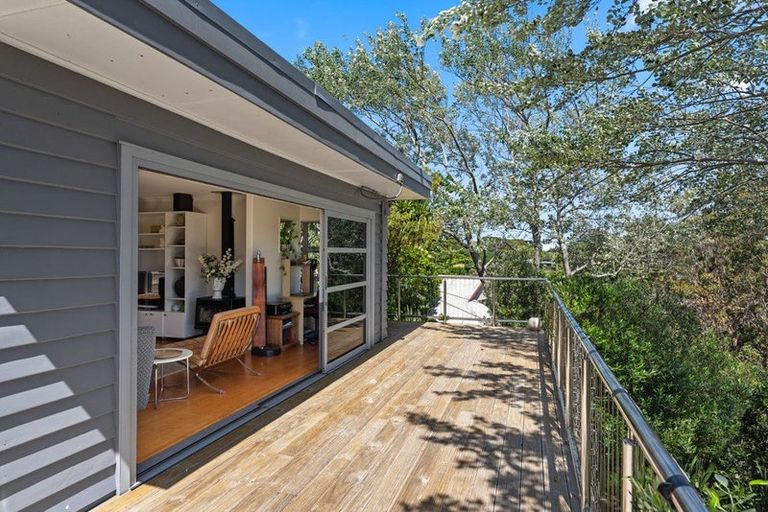 Photo of property in 48 Tiromoana Road, Raumati South, Paraparaumu, 5032