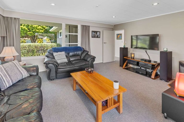 Photo of property in 7 Raglan Avenue, Cloverlea, Palmerston North, 4412