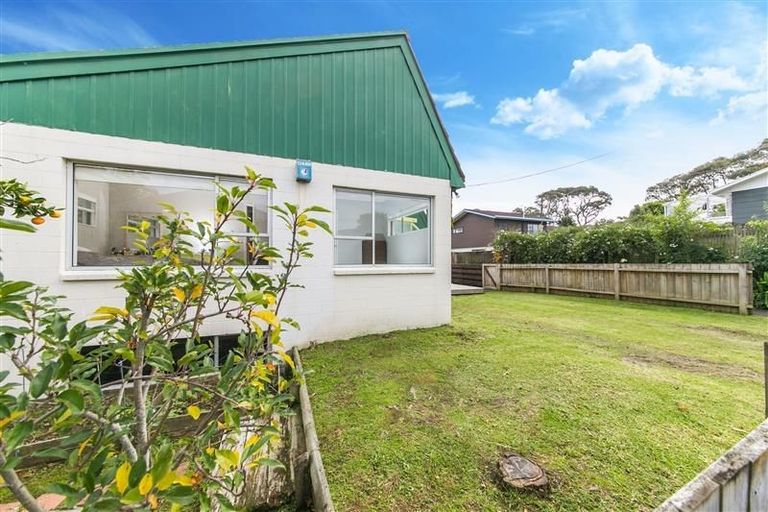 Photo of property in 2/147 Chivalry Road, Glenfield, Auckland, 0629