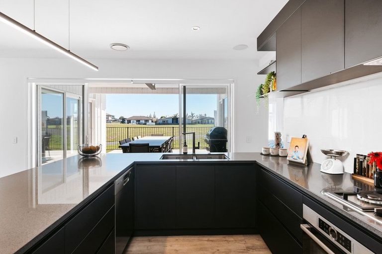 Photo of property in 4 Jeffs Way, Papamoa Beach, Papamoa, 3118