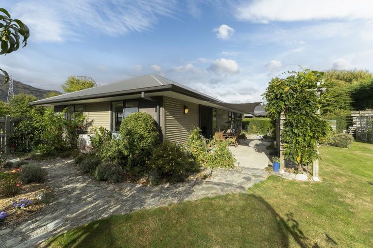 Photo of property in 12 Cotswold Court, Lower Shotover, Queenstown, 9304