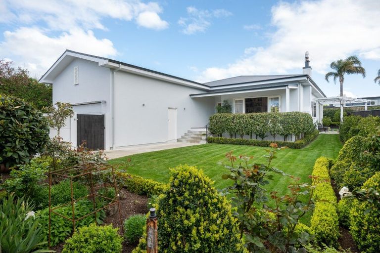 Photo of property in 30 Tauroa Road, Havelock North, 4130