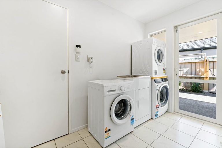 Photo of property in 8 Belcoo Crescent, East Tamaki, Auckland, 2013