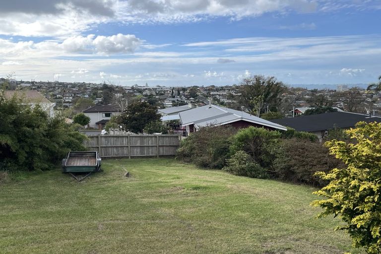 Photo of property in 89 Forrest Hill Road, Milford, Auckland, 0620