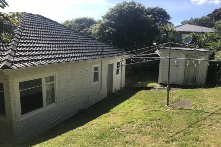 Photo of property in 2 Chester Road, Tawa, Wellington, 5028