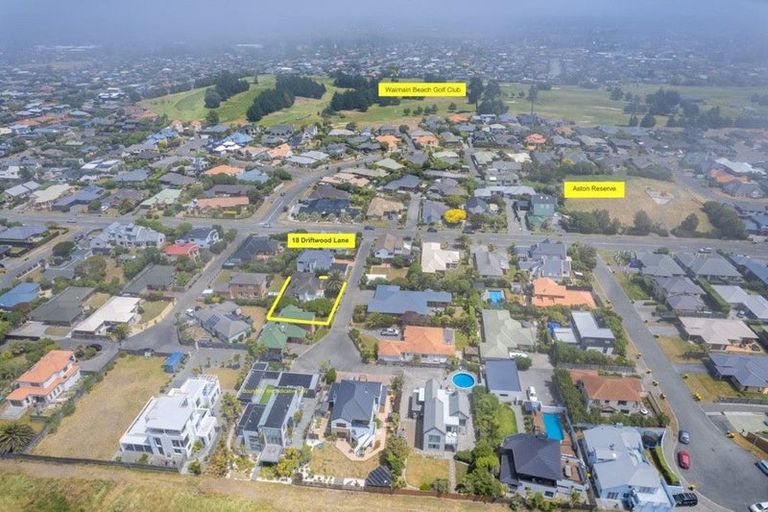 Photo of property in 18 Driftwood Lane, Waimairi Beach, Christchurch, 8083