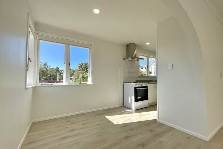 Photo of property in 20 Madison Place, Forrest Hill, Auckland, 0620