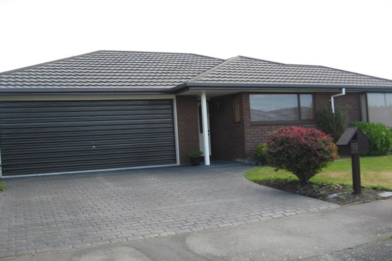 Photo of property in 17 Giles Place, Shirley, Christchurch, 8061