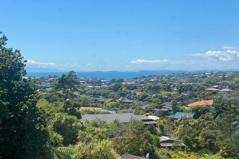 Photo of property in 2/108 Arran Road, Browns Bay, Auckland, 0630