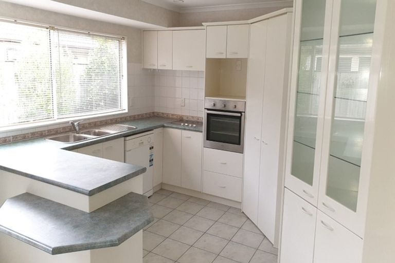 Photo of property in 104 Bob Charles Drive, Golflands, Auckland, 2013