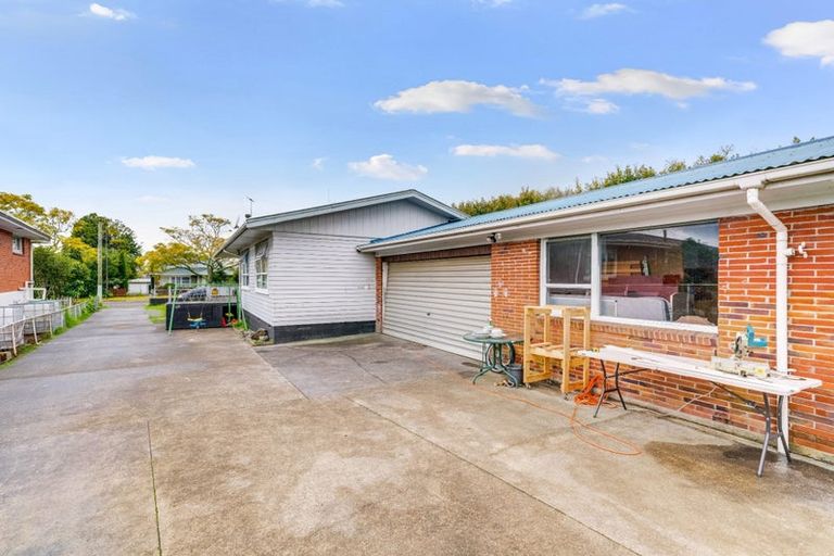 Photo of property in 10 Mckean Avenue, Manurewa, Auckland, 2102