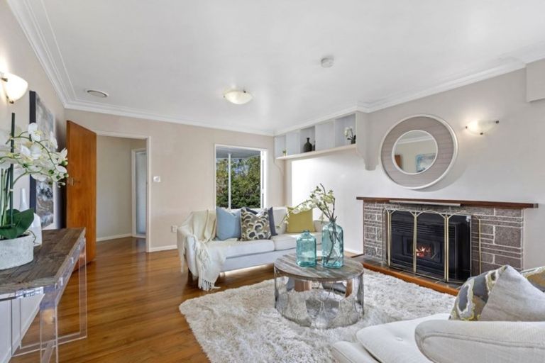 Photo of property in 1/4 Firth Road, Torbay, Auckland, 0630