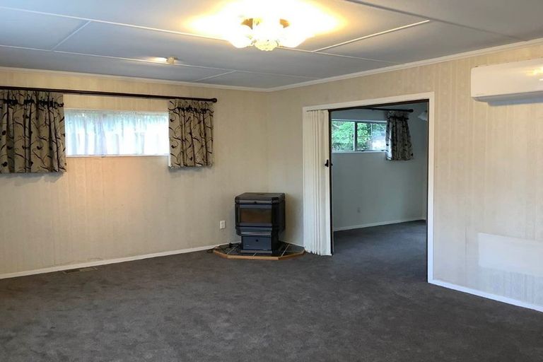 Photo of property in 30 Fyvie Avenue, Tawa, Wellington, 5028