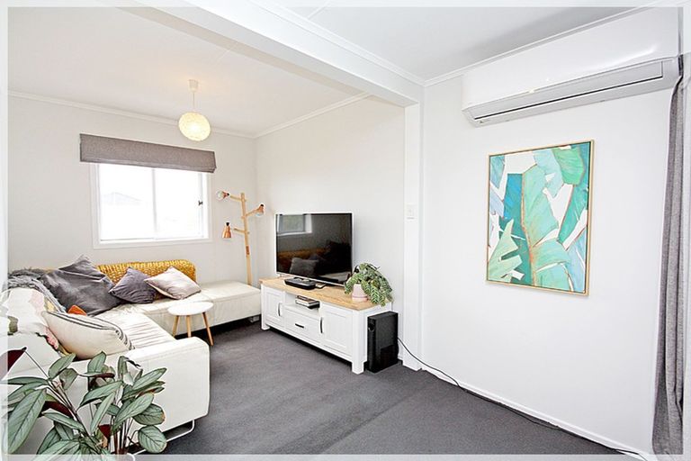 Photo of property in 6 Huia Street, Foxton Beach, Foxton, 4815