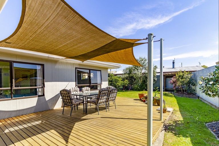 Photo of property in 138 Tait Drive, Greenmeadows, Napier, 4112