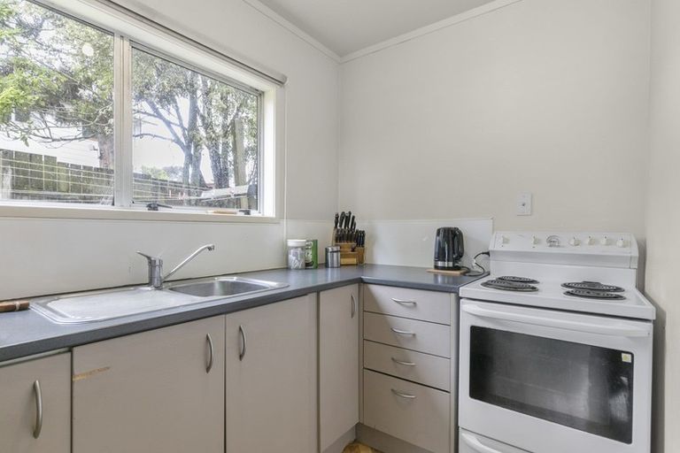 Photo of property in 99 Kemp Road, Massey, Auckland, 0614