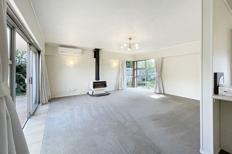 Photo of property in 27 Pooley Street, Pakuranga Heights, Auckland, 2010