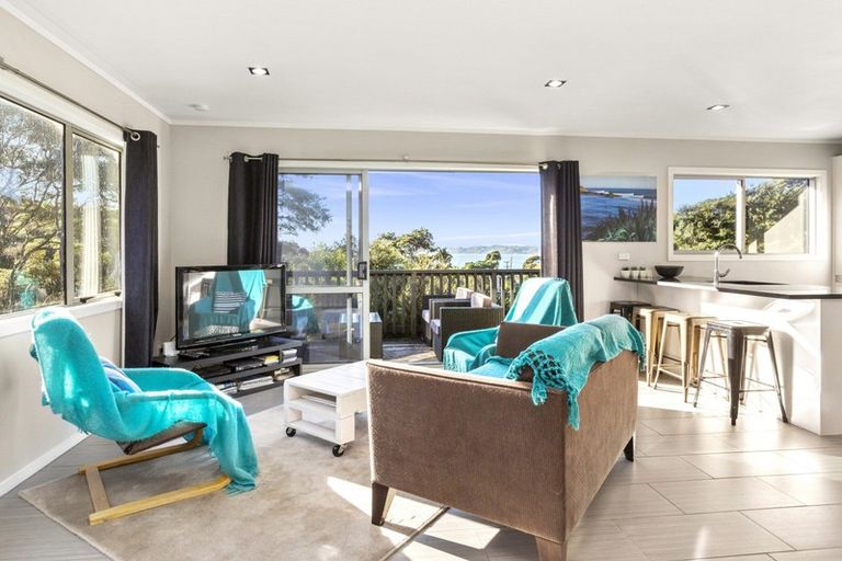 Photo of property in 33 Whaanga Road, Raglan, 3297